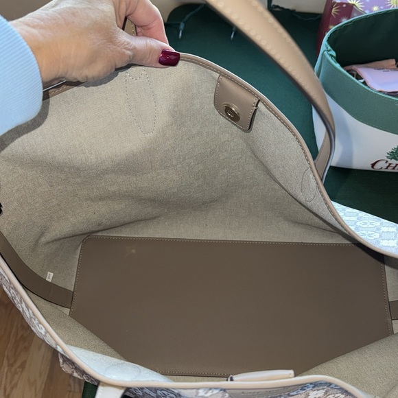 NWT ♠️KATE SPADE FLOWER LARGE TOTE BAG♠️ - Picture 6 of 6